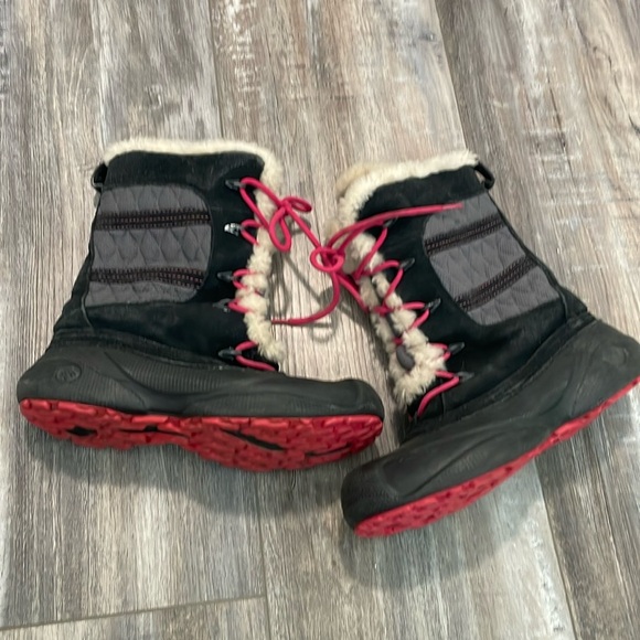 Columbia Techlite Omni Heat Snow Boots - Picture 1 of 14